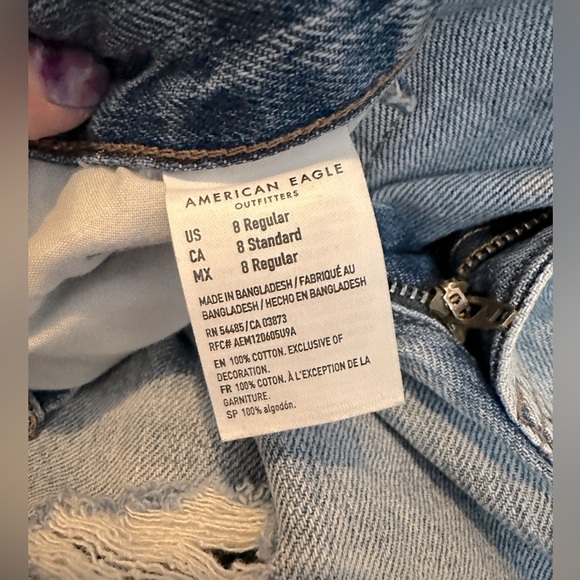 American Eagle High-Waisted Distressed Mom Jeans - Picture 5 of 7